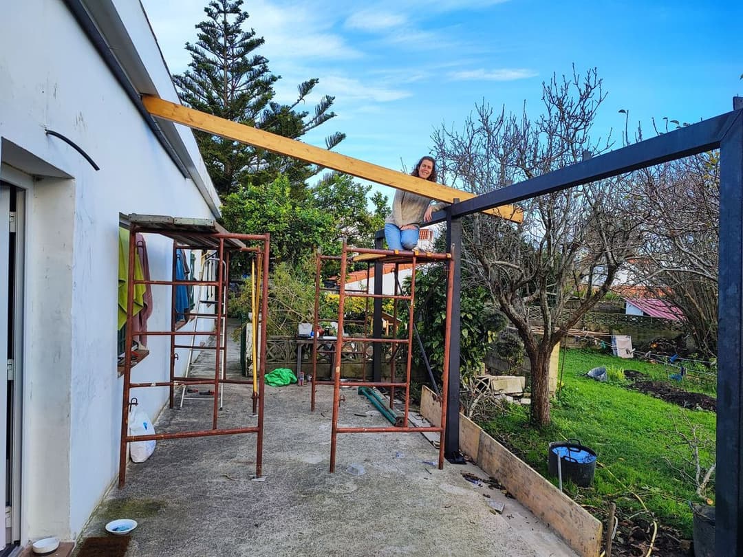 Montaje de la estructura del porche